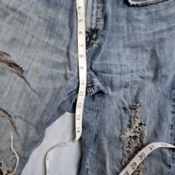 Distressed Men's Jeans - Picture 4 of 14